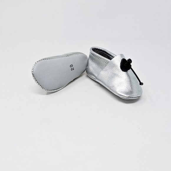 Baby / Toddler Silver Leather Mocassins Size 5, handmade in Morocco - Picture 6 of 8